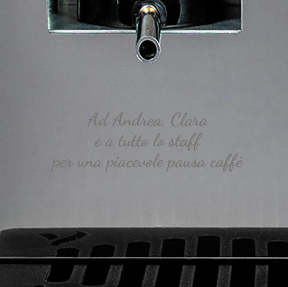aroma-servizio-dedica-personalizzata-incisione-macchina-caff image 1