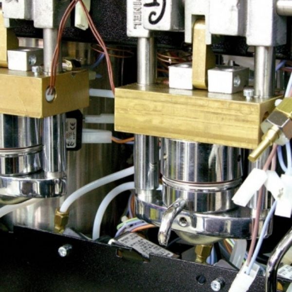 spinel-mini-mini-macchina-espresso-a-cialde-doppio-gruppo-compatta image 2